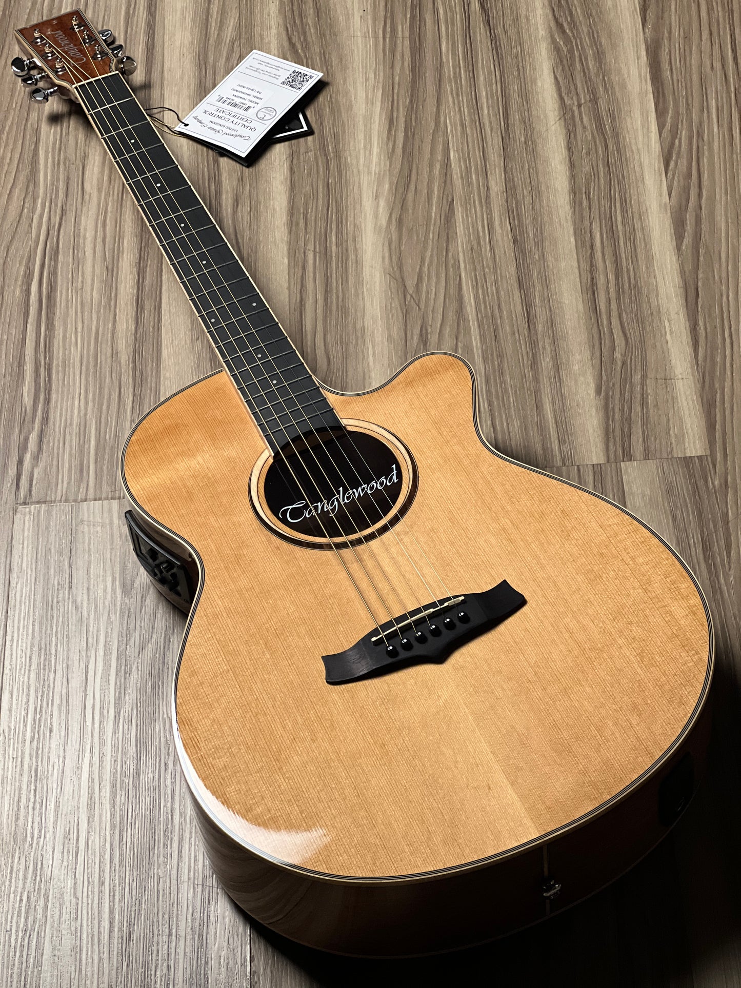 Tanglewood TW4CENA Winterleaf Super Folk Cutaway in Natural Gloss w/Bag