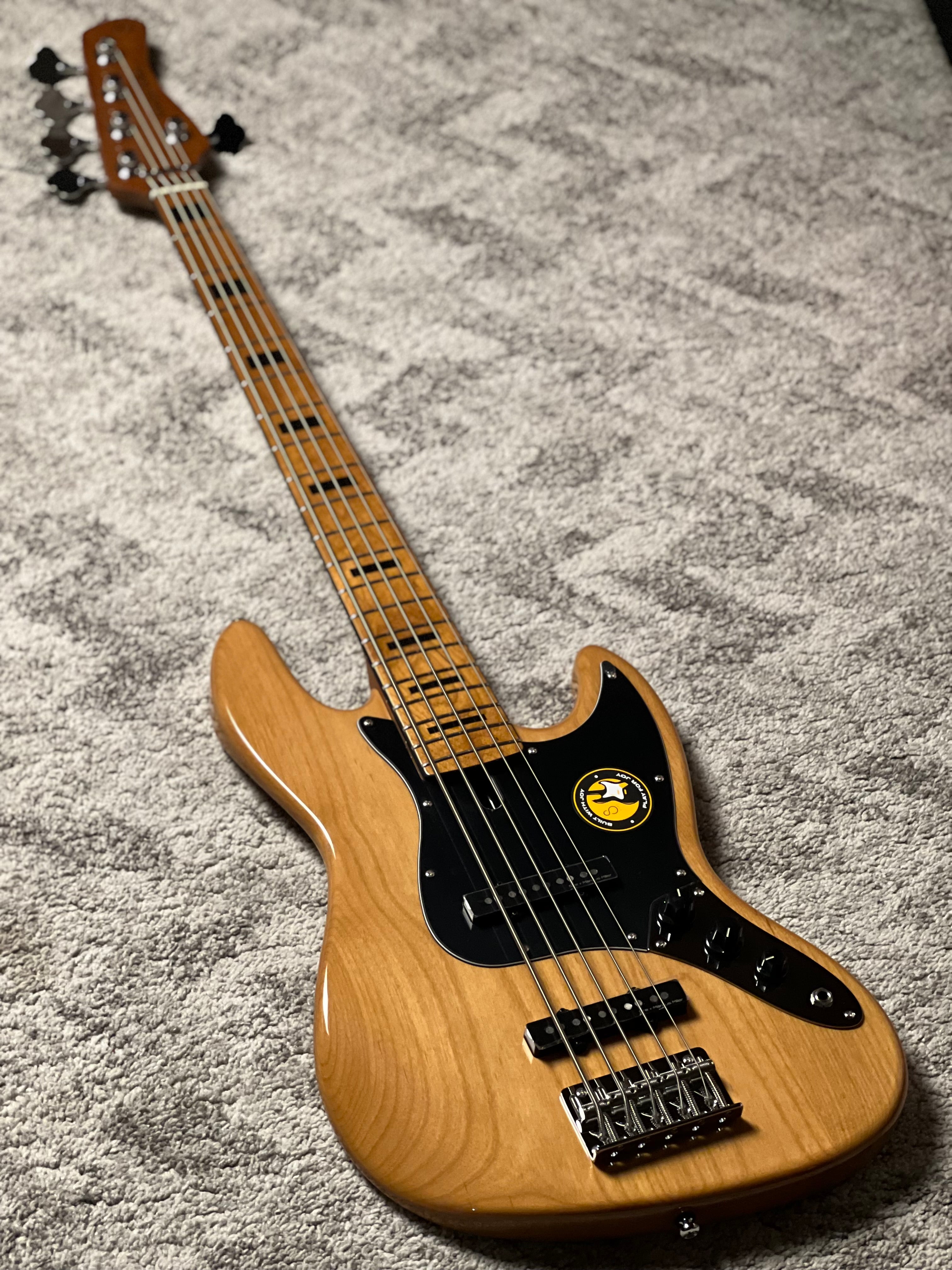 Sire Marcus Miller V5 Alder-5 in Natural – nafiriguitar.com