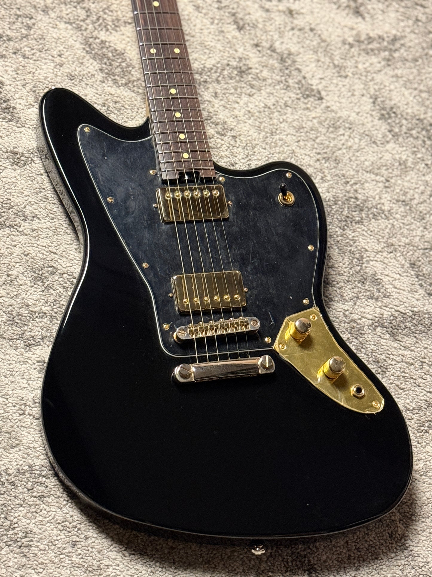 SLX Falcon Classic P90 in Black with Gold Hardware