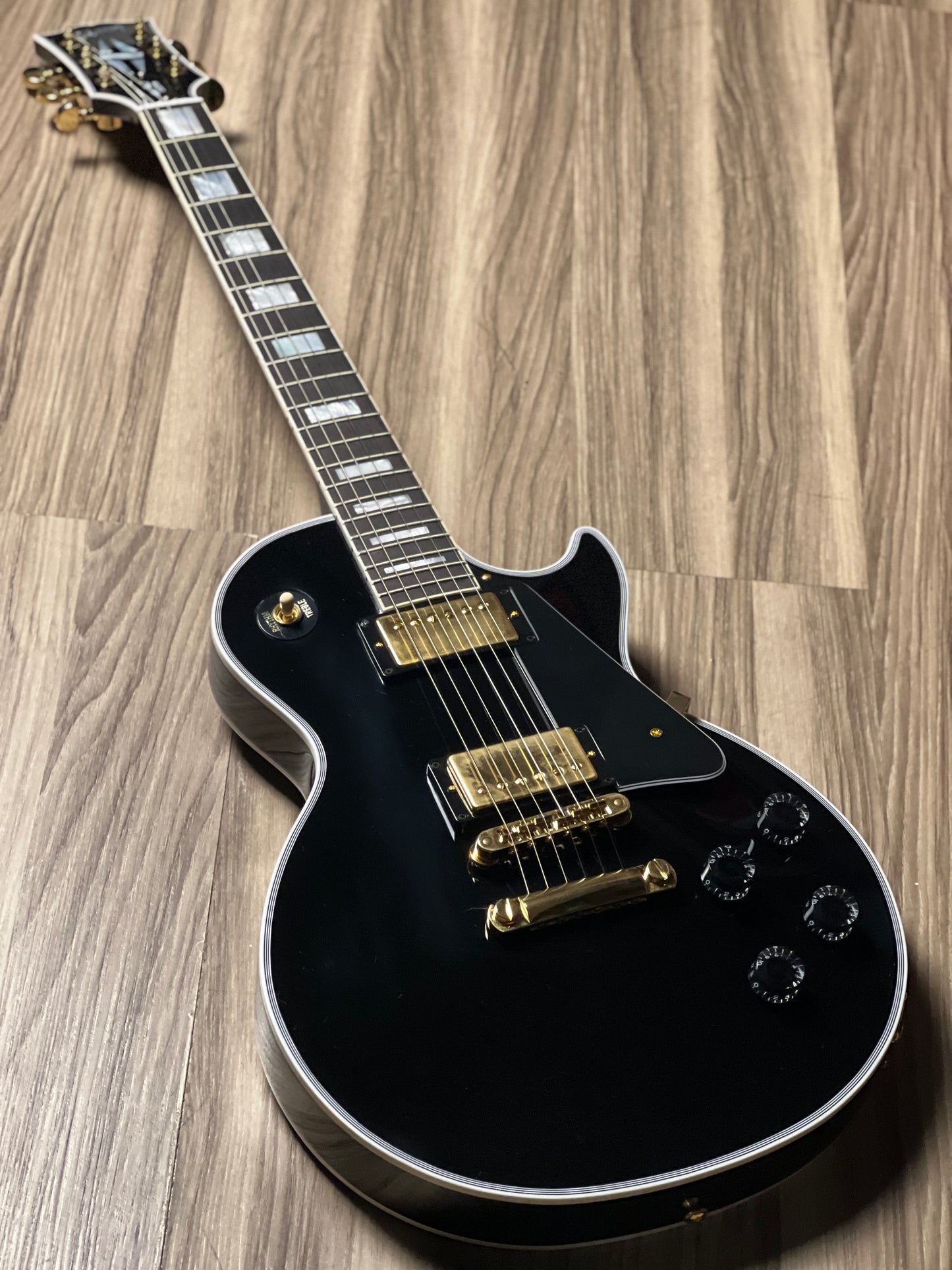 Gibson Les Paul Custom w/Ebony Fingerboard Gloss in Ebony w/Case CS 403244