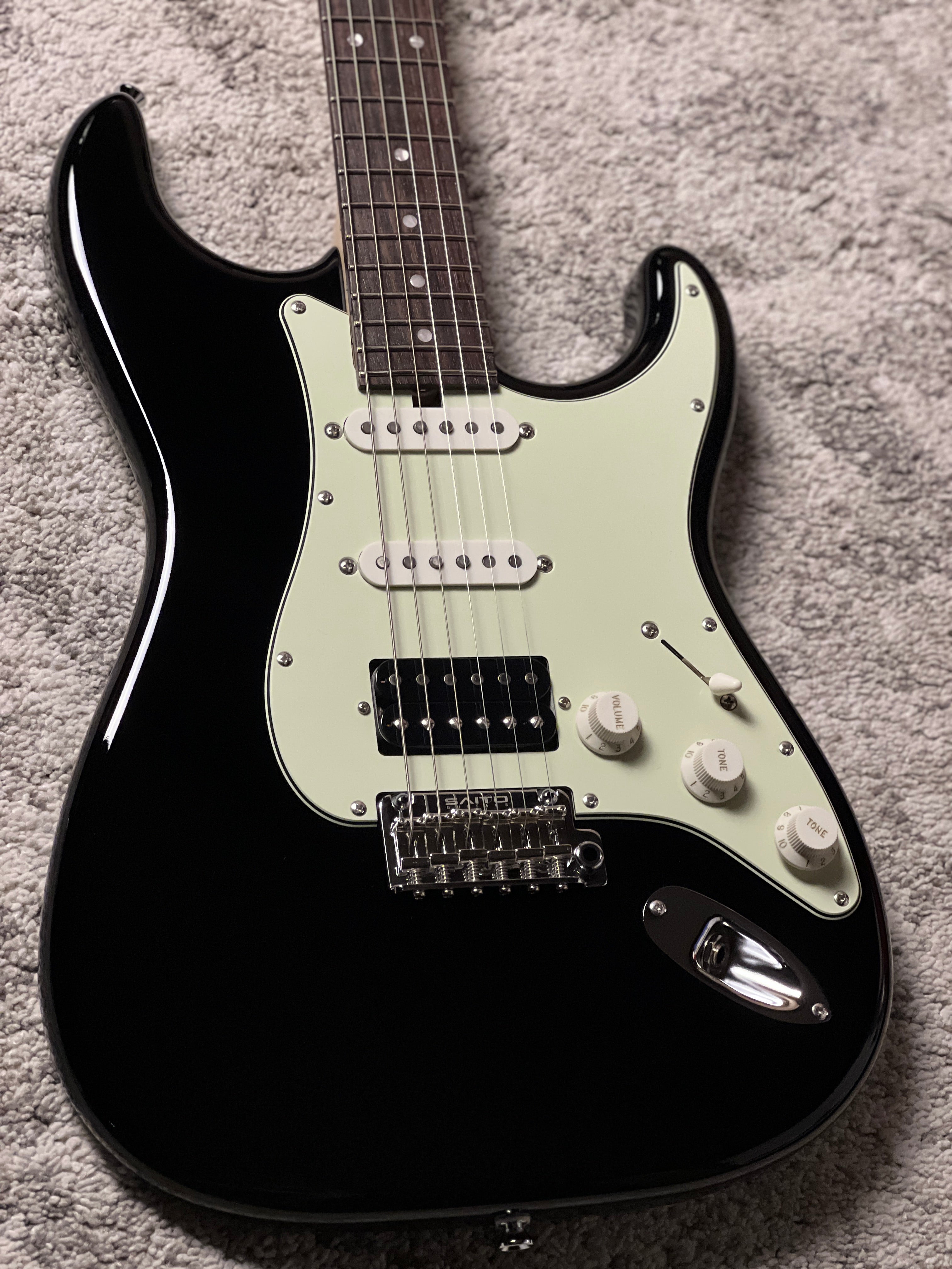 Saito S-622CS SSH Heritage with Rosewood in Black with Mint Green