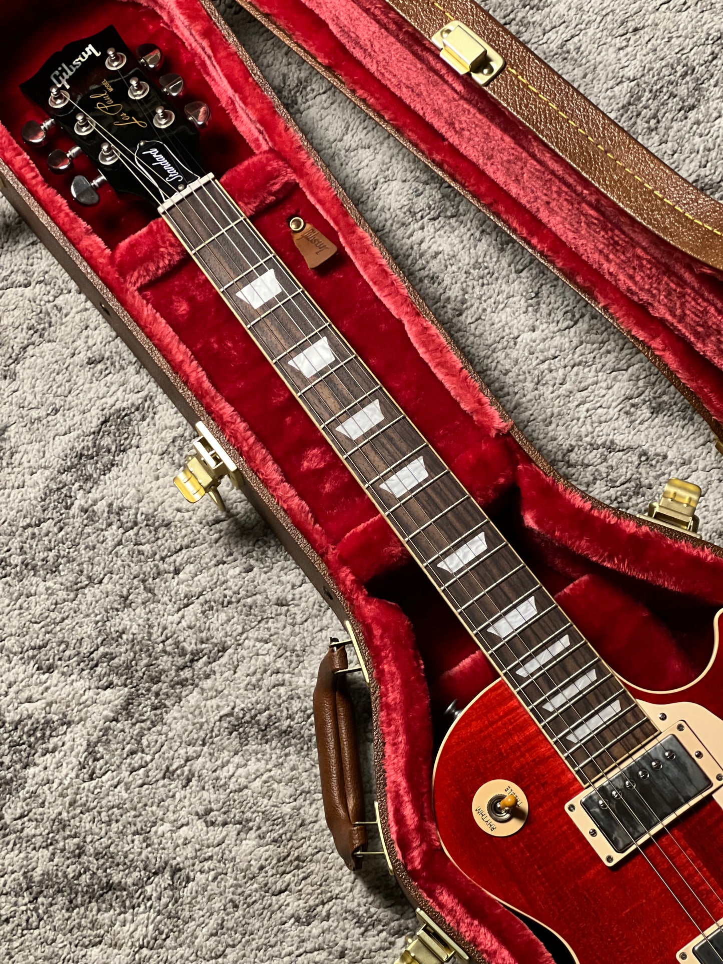 Gibson Les Paul Standard 60s Figured Top in 60s Cherry with Case 228230249