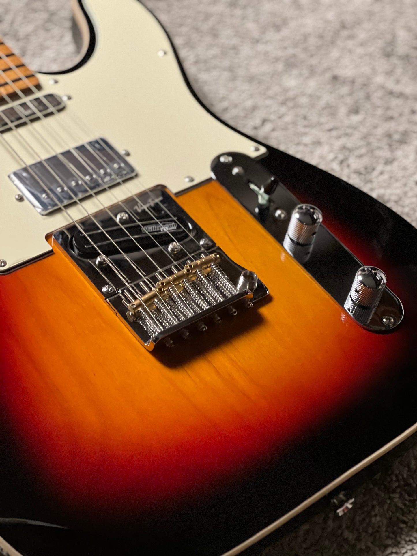 UW GuitarWorks Vintage Custom in Black Sunburst