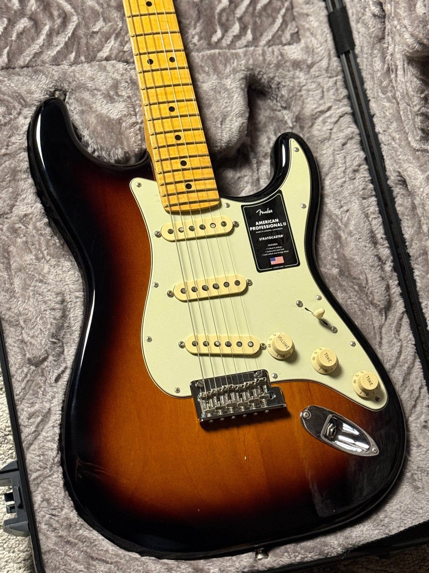 Fender American Professional II Stratocaster with Maple FB Anniversary in 2-Color Sunburst US23087299