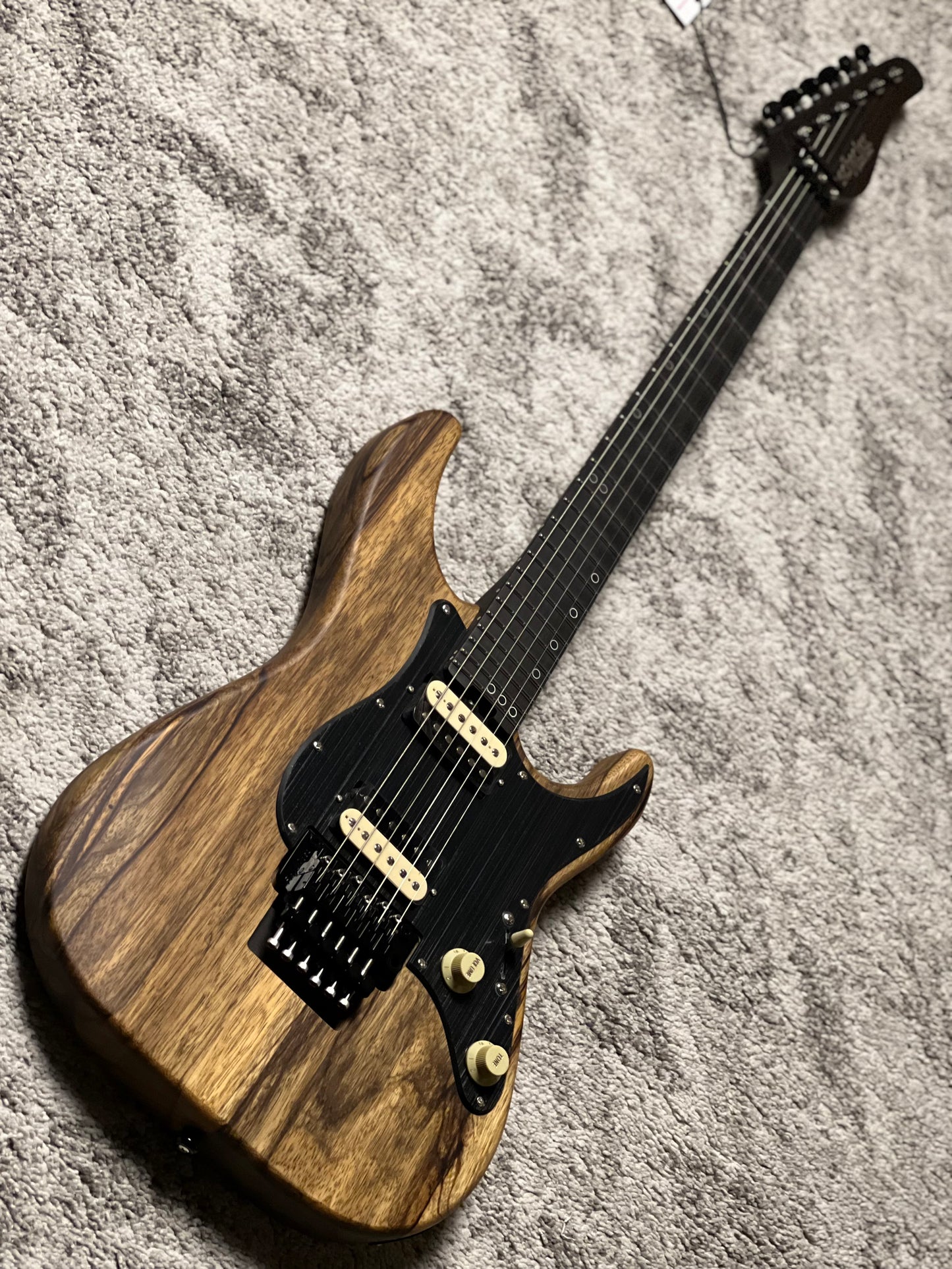 Schecter Sun Valley Super Shredder Exotic in Black Limba W26010855