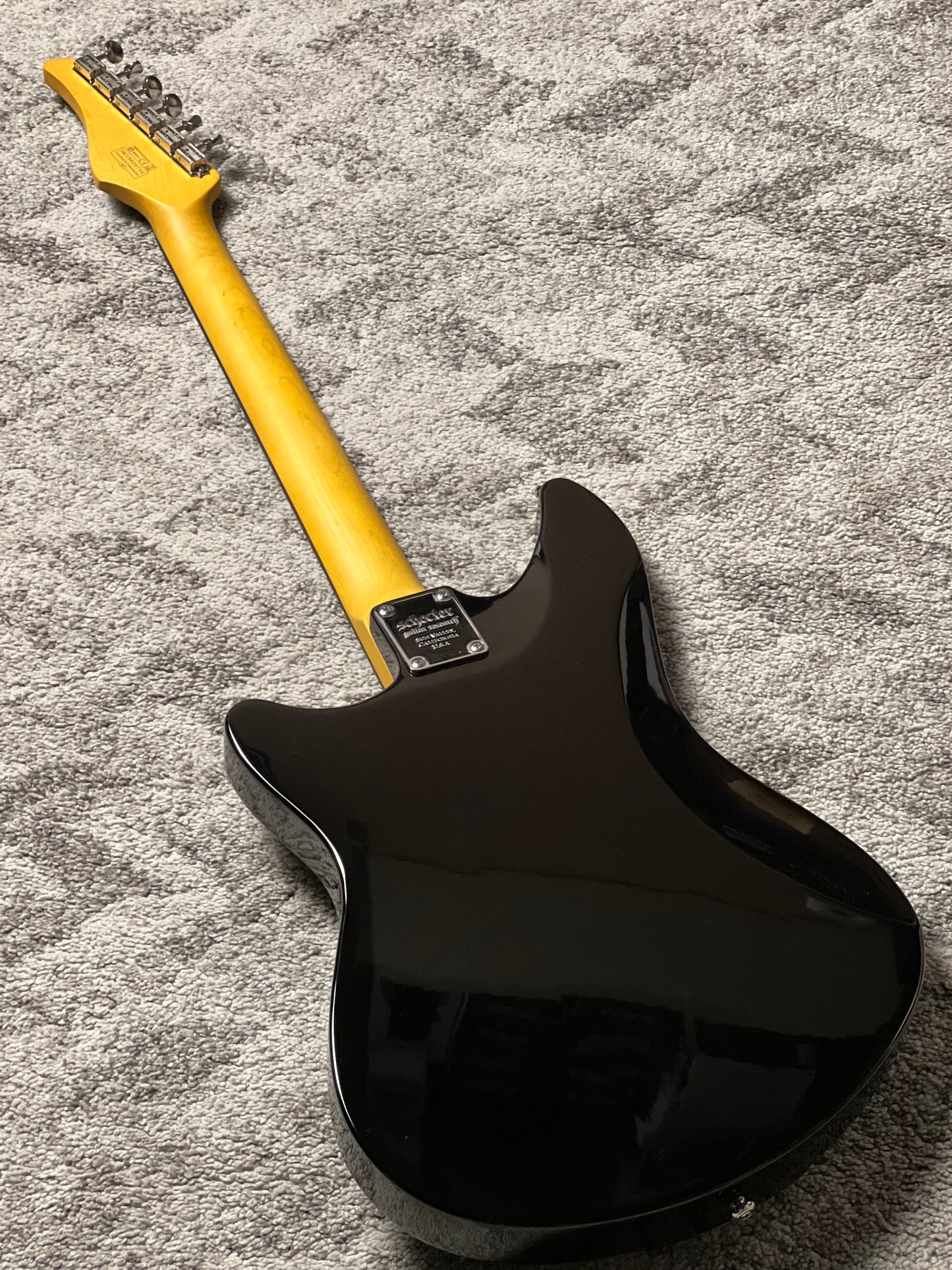 Schecter Spitfire Solid-Body in Black Leopard