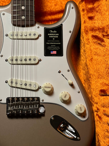 Fender American Vintage II 1965 Stratocaster with Round-Lam RW FB in Shoreline Gold