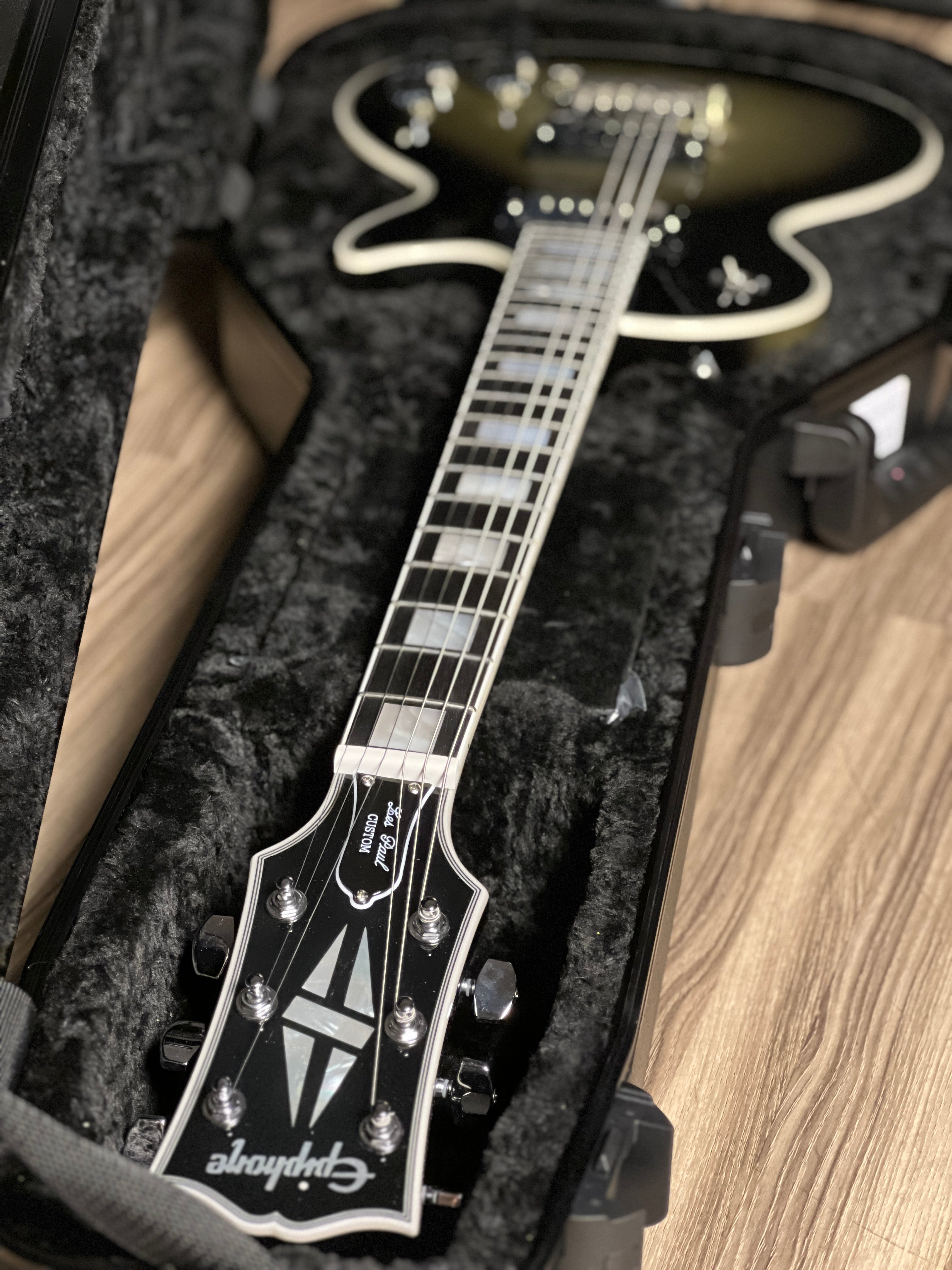 ギター Epiphone Les Paul Custom Epiphone Adam Jones 1979 Les Paul Custom in Antique Silverburst