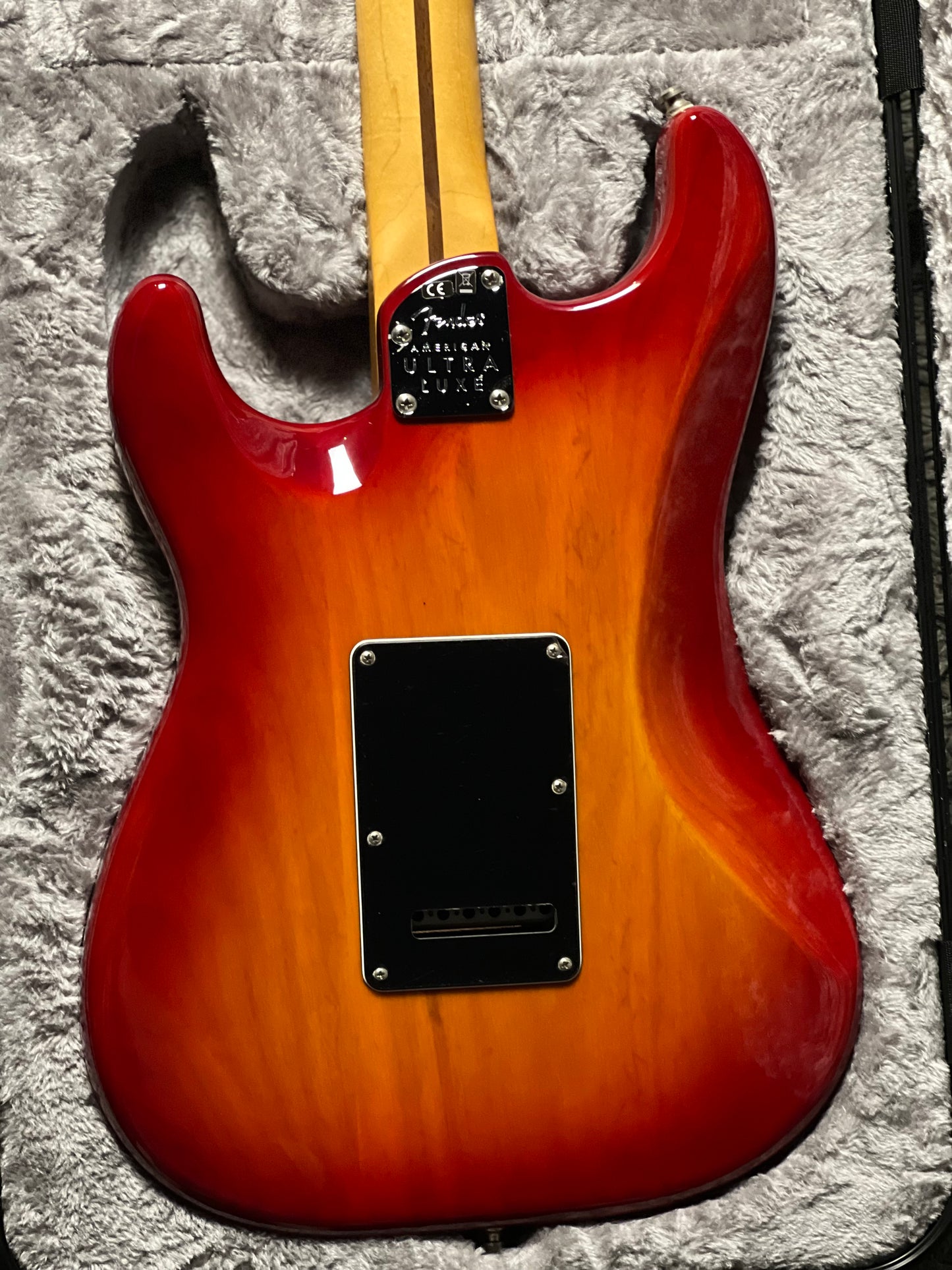 Fender American Ultra Luxe Stratocaster with Maple FB in Plasma Red Burst US210079410