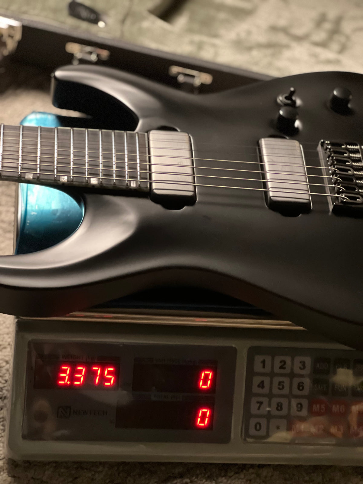 ESP E-II Horizon NT-7B Hipshot in Black satin ES0270263