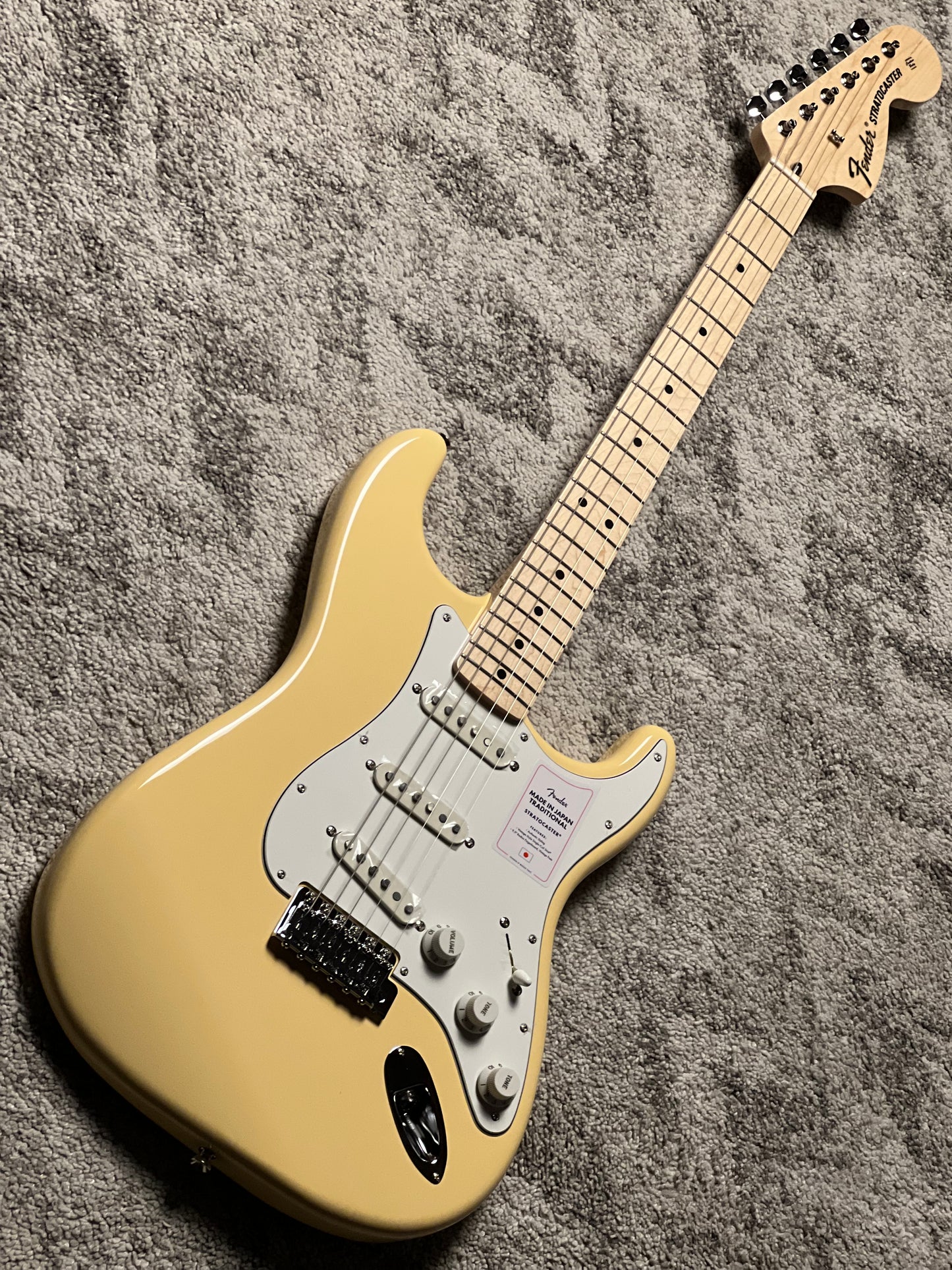 Fender Japan Traditional 70s Stratocaster with Maple FB in Vintage White JD25010795