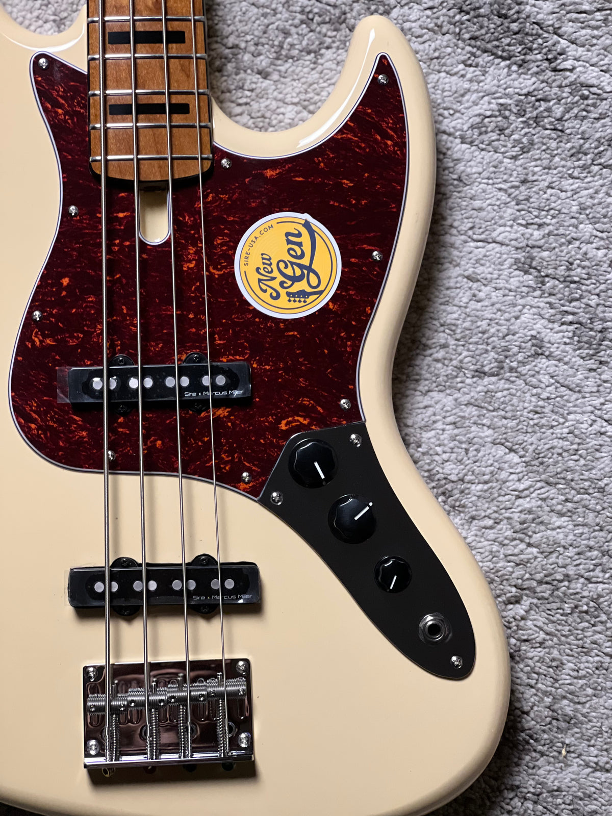 Sire Marcus Miller V5 ALDER-4 String in Vintage White