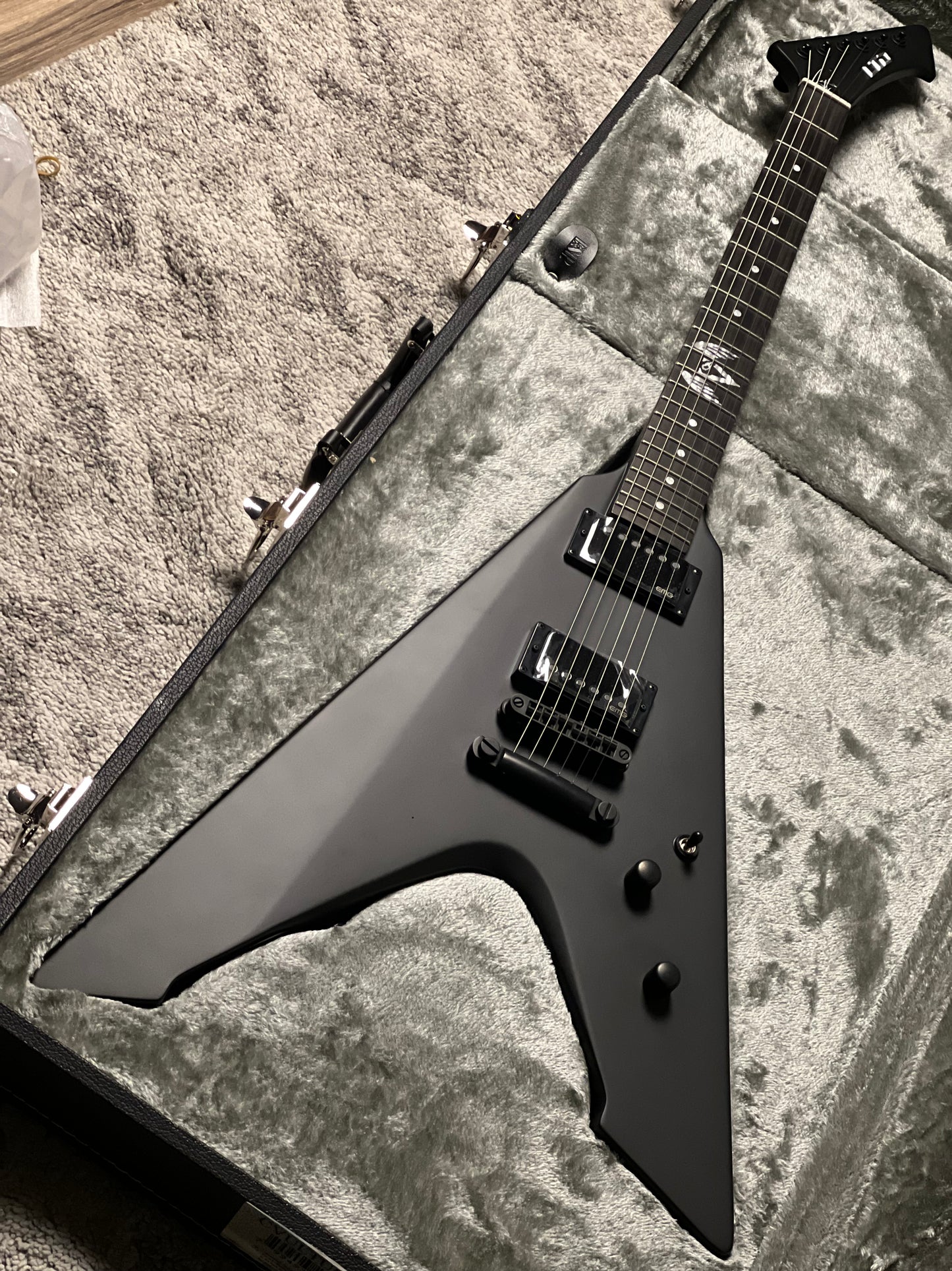 ESP LTD Vulture BLKS James Hetfield Signature in Black Satin W23111260