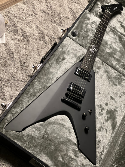 ESP LTD Vulture BLKS James Hetfield Signature in Black Satin W23111260