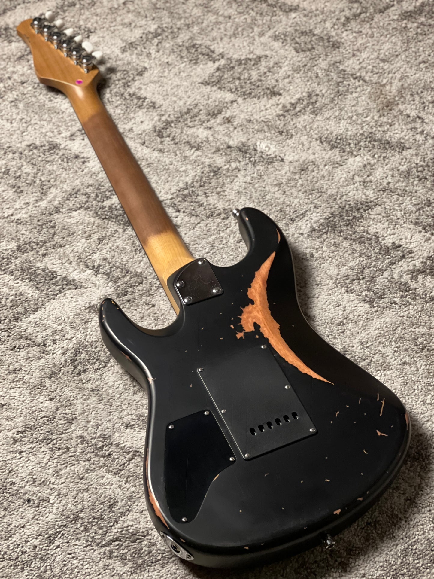 Dhatarattha Performance DST HH in Black Over Pink Paisley with RW FB Nitro Relic (Covered Pickups)