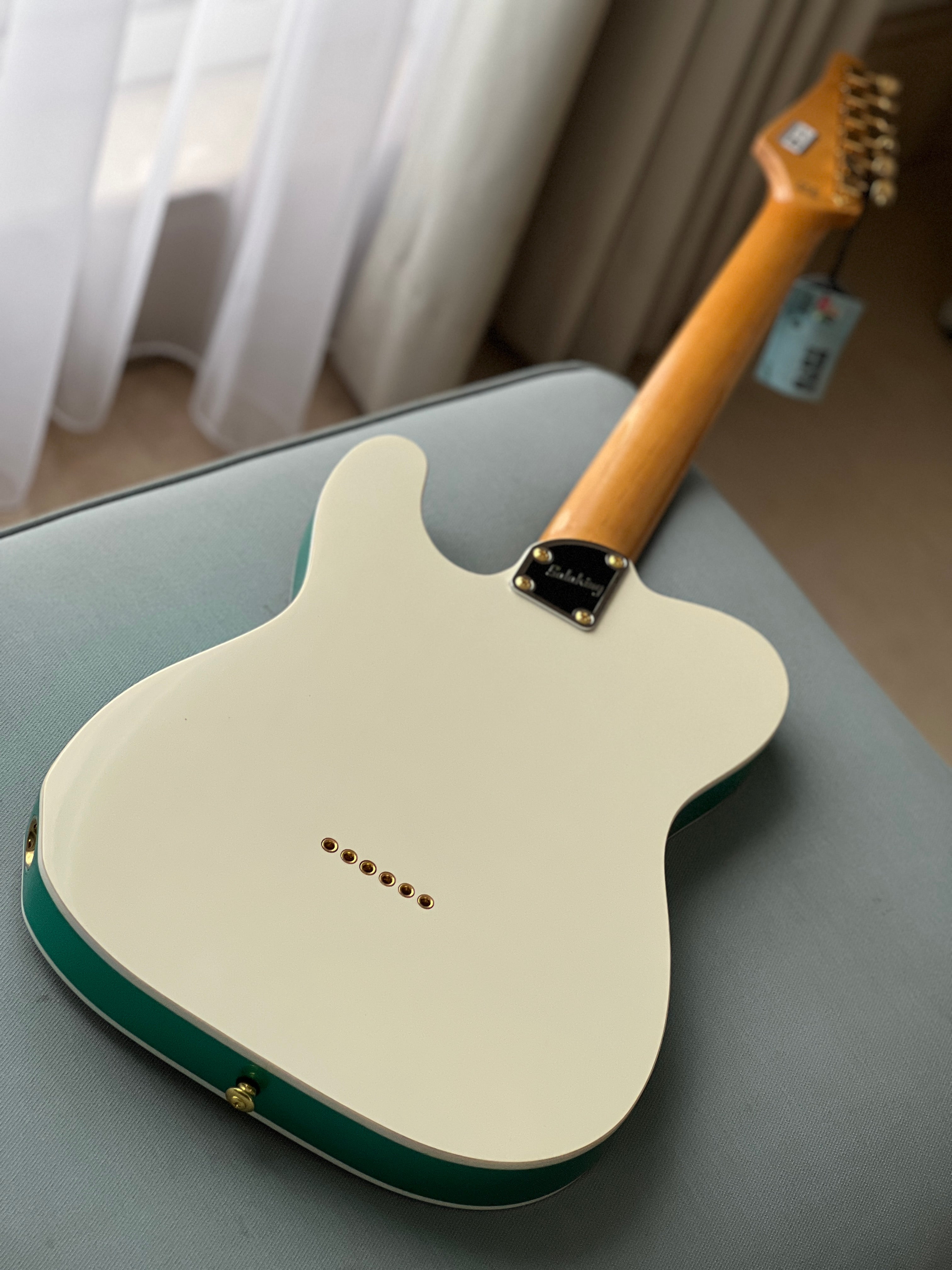 Soloking MT-1G Elite in Vintage White / Sparkle Green with Gold