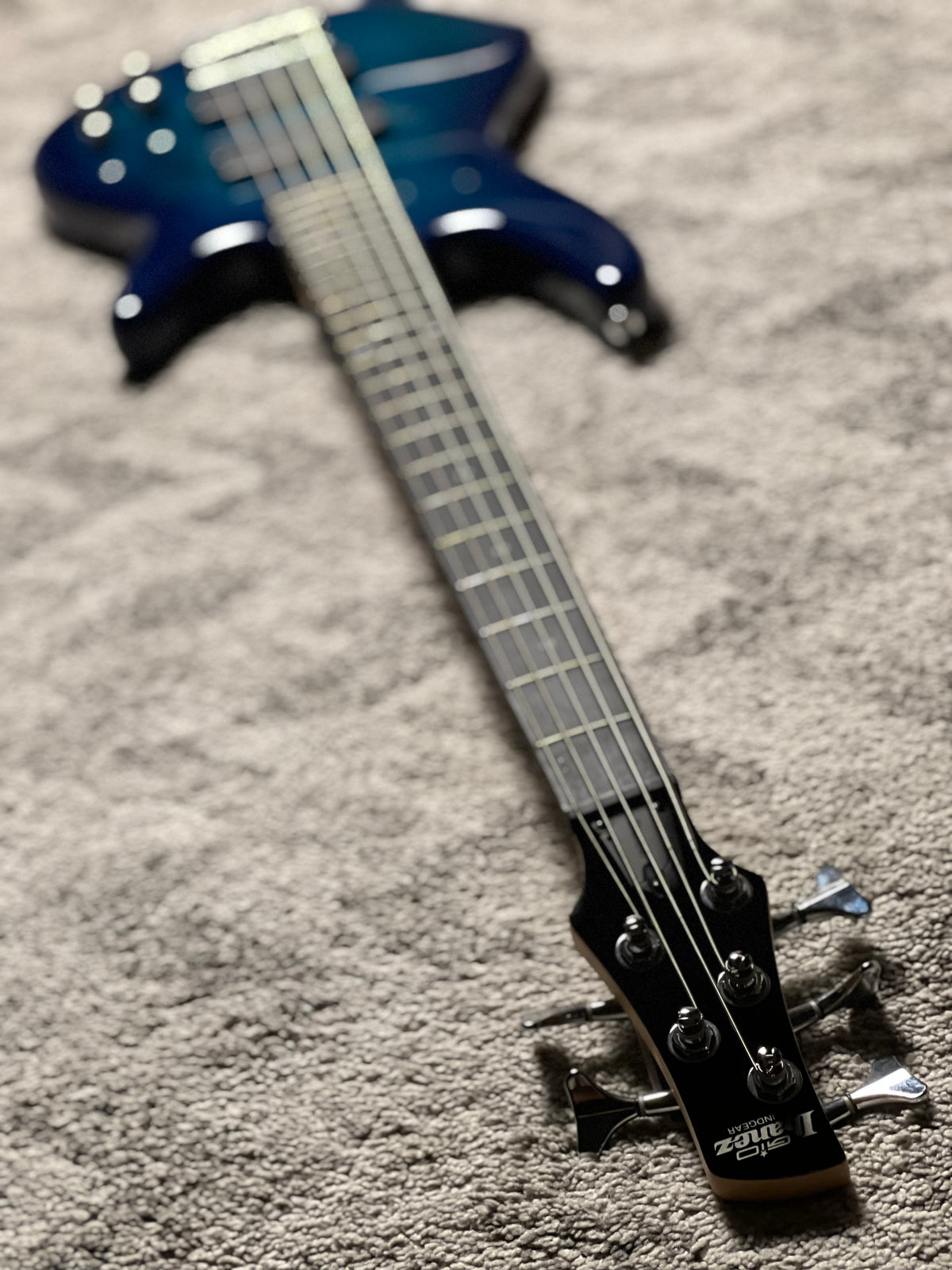 Ibanez GSR205-BMT 5-String in Blue Moon Burst