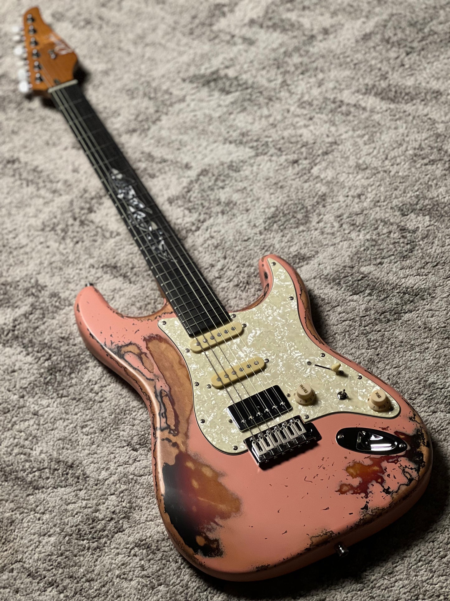 Dhatarattha Classic DST HSS in Shell Pink Over Sunburst with Rosewood FB and Defender Orca Artwork Inlay