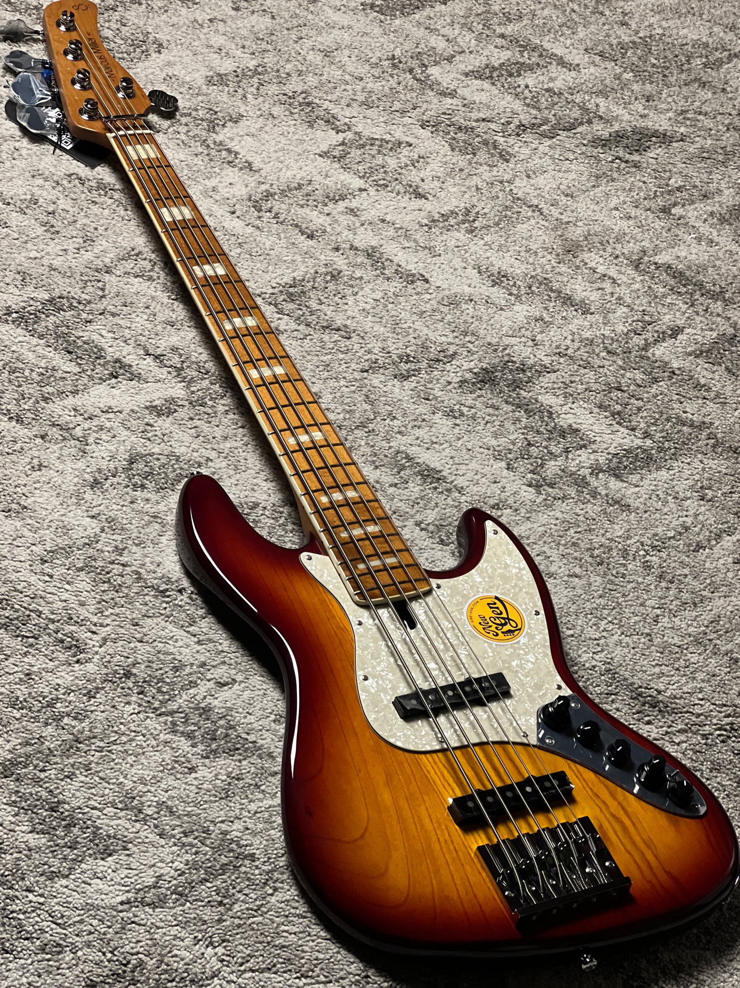 Sire Marcus Miller V8 5-string Swamp Ash Bass Guitar in Tobacco Sunburst