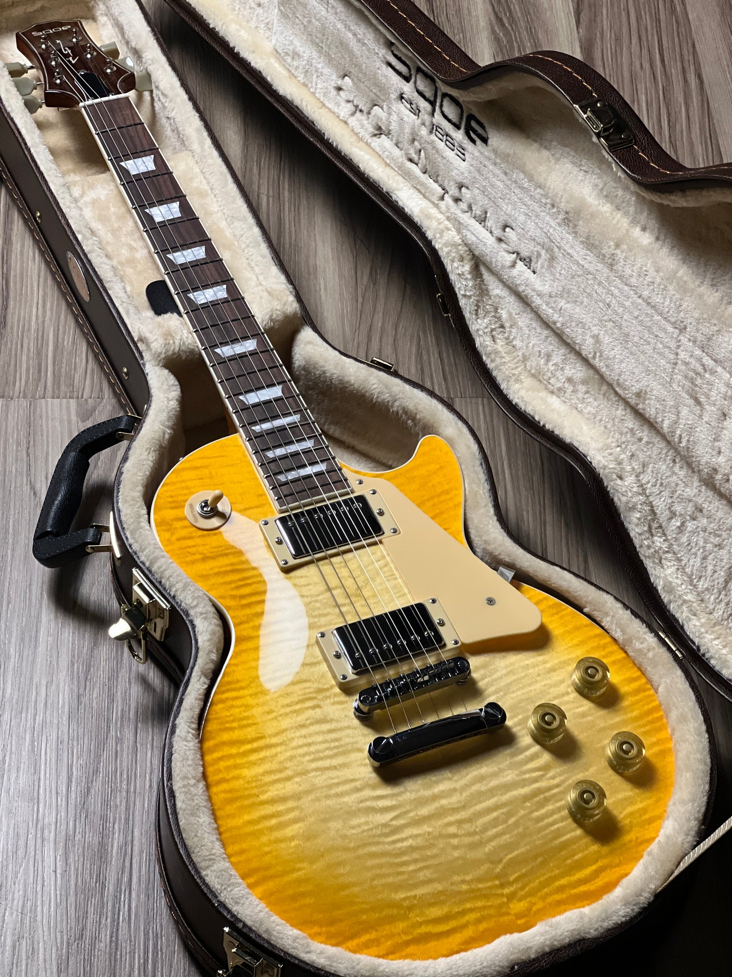 SQOE SELP900 in Lemon Burst with Hardshell Case