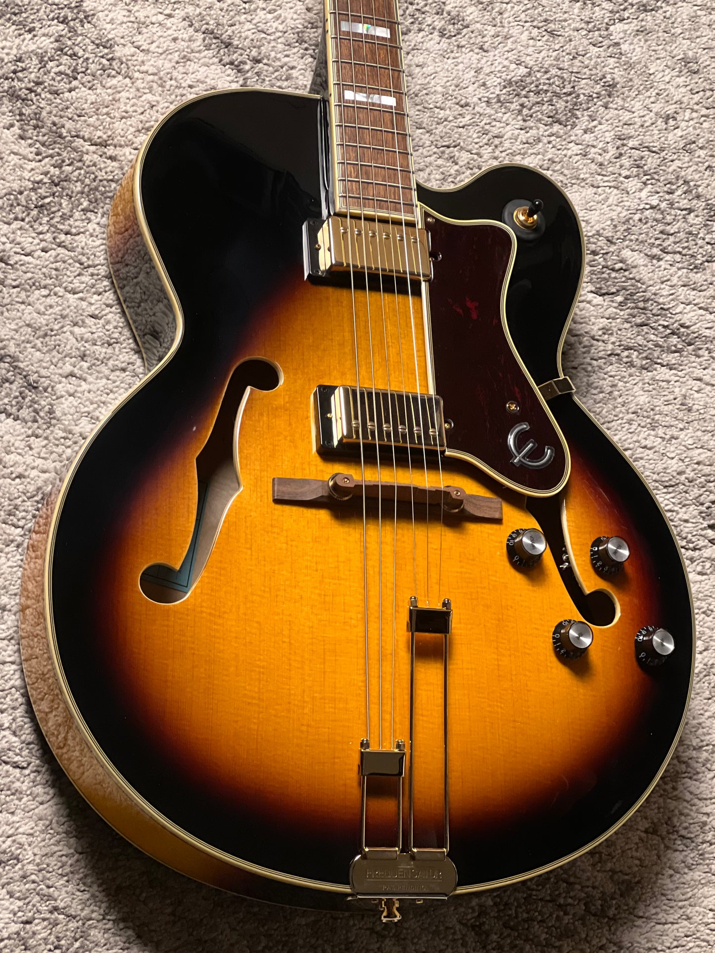 Epiphone Broadway Hollowbody w/Bag in Vintage Sunburst