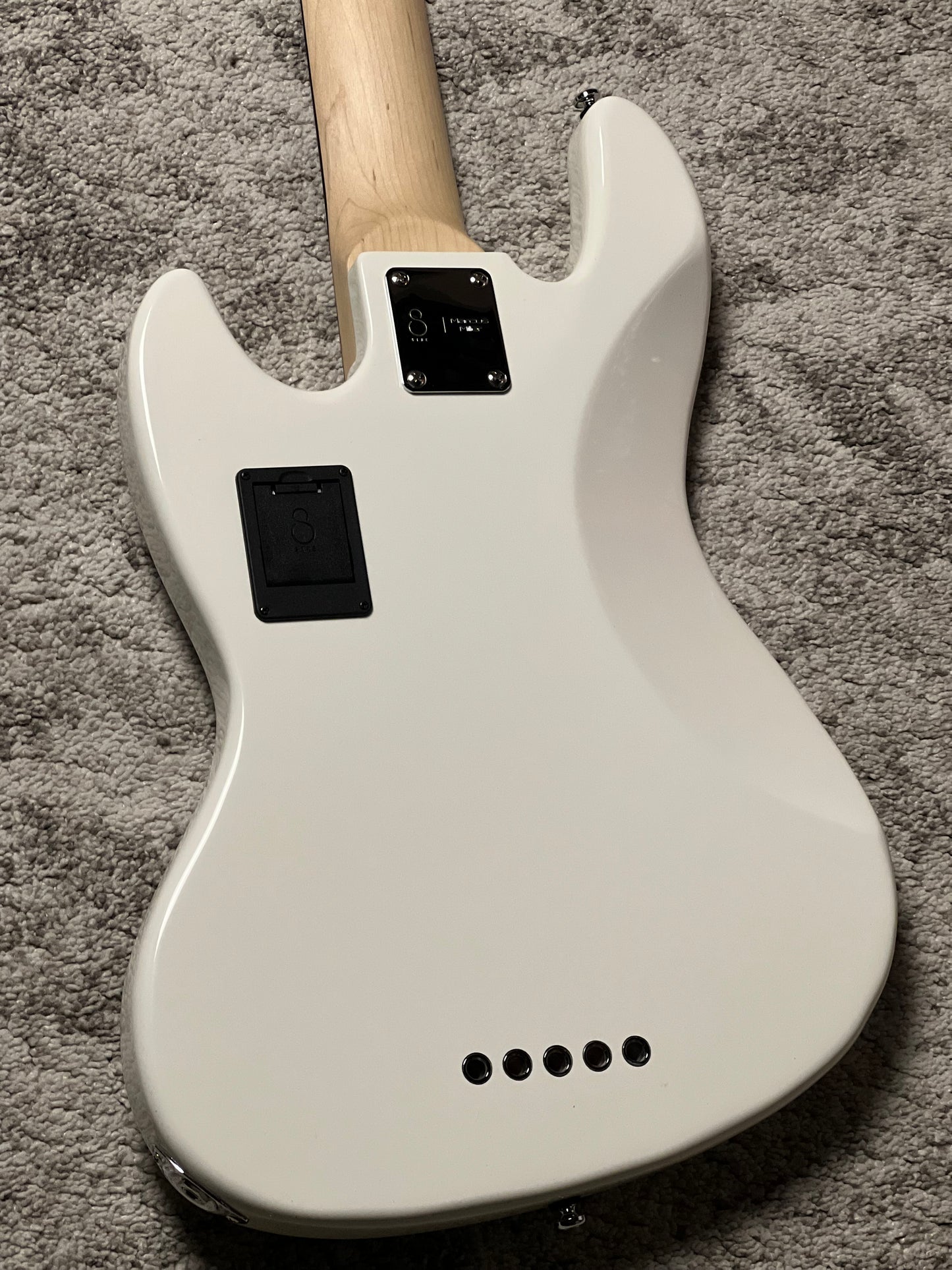 Sire Marcus Miller V3 5-String  2nd Gen in Antique White