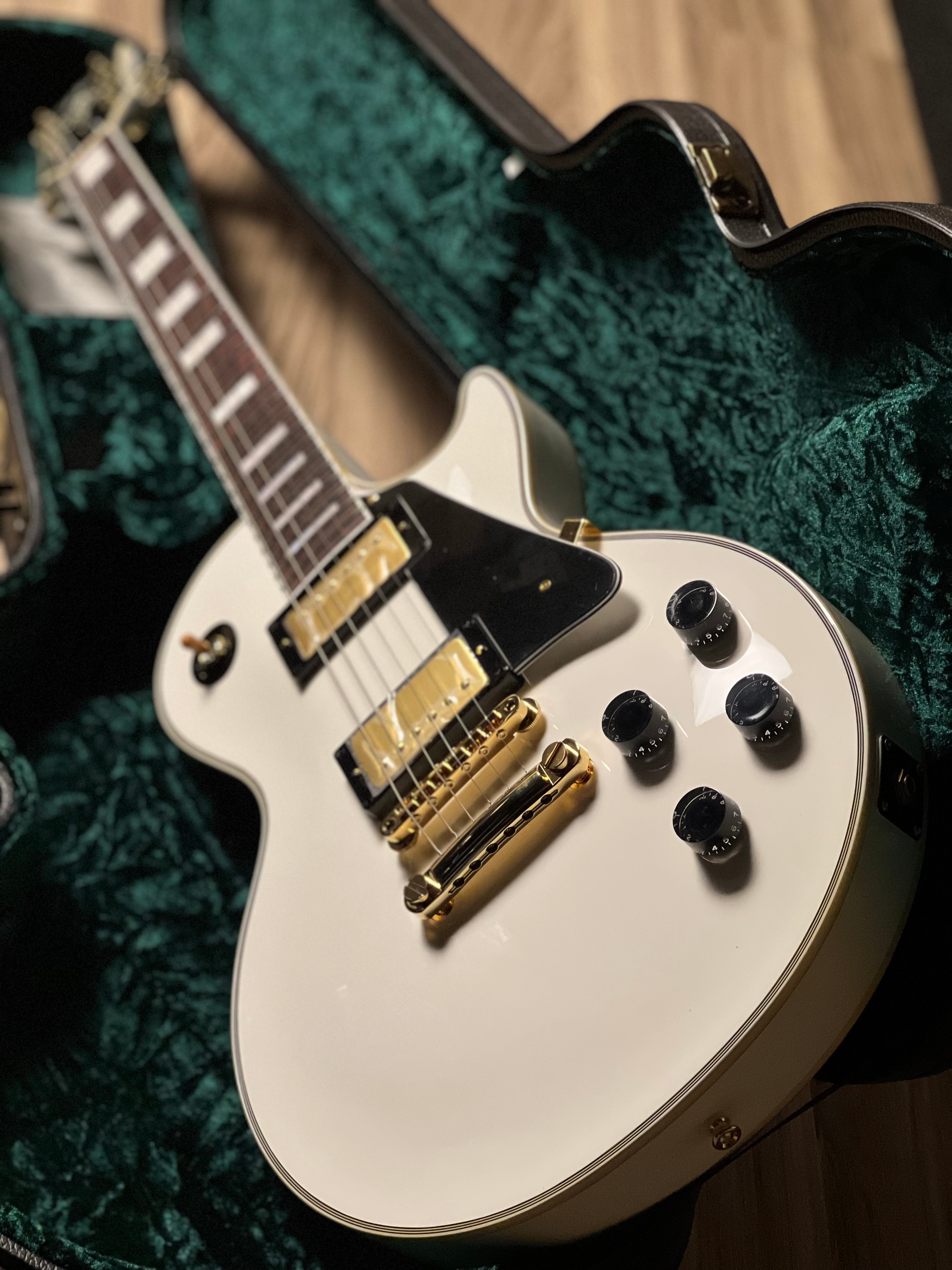 Tokai Love Rock Japan LC-101S in Snow White 2551196 – nafiriguitar.com
