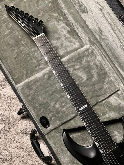 ESP E-II Horizon NT-7B Hipshot in Black satin ES0270263