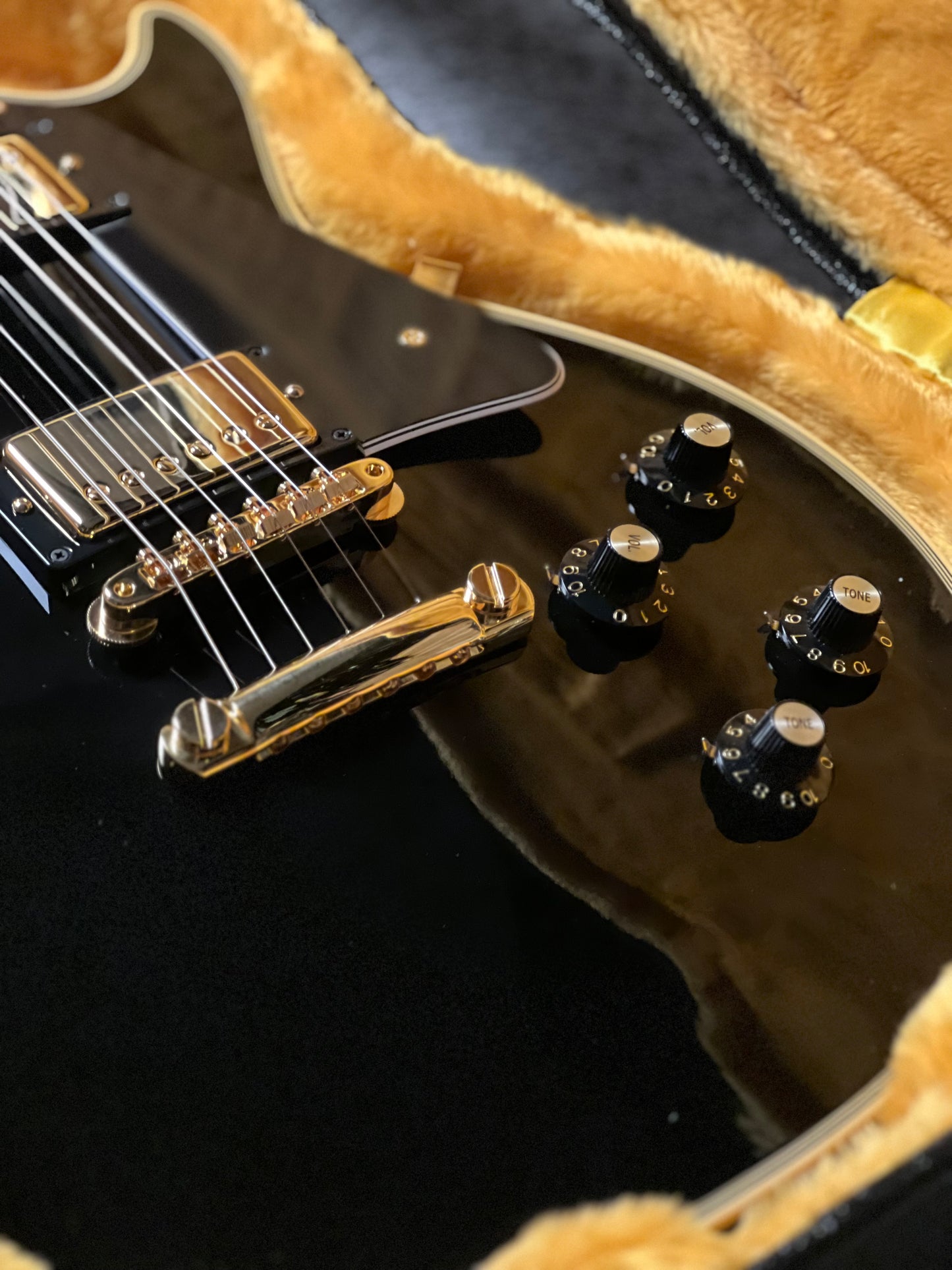 Gibson 1968 Les Paul Custom Reissue Gloss in Ebony w/Case 602878