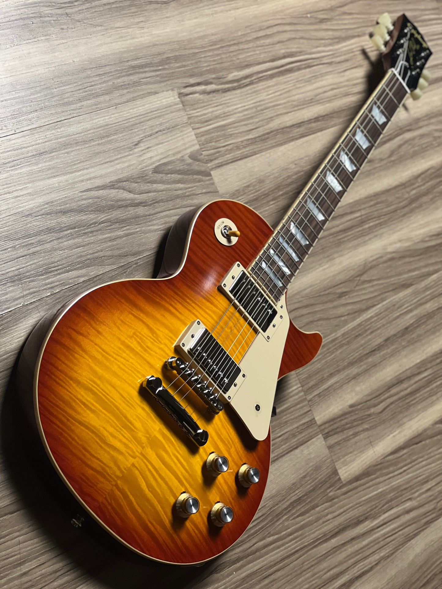 Epiphone 1960 Les Paul Standard Reissue in Washed Cherry Burst w/Case 25011520558