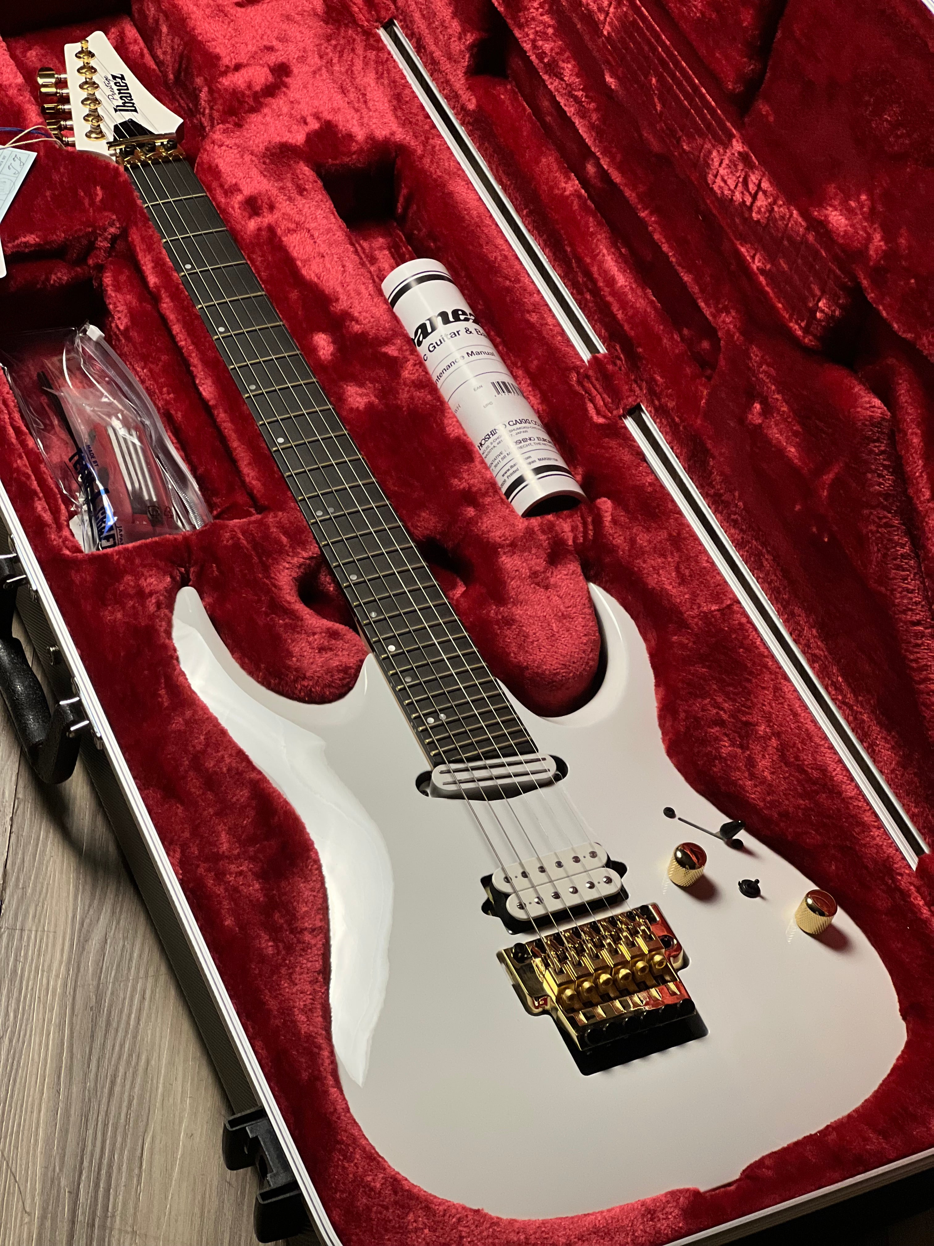 Ibanez Axion Label RGA622XH w/Case in White – nafiriguitar.com