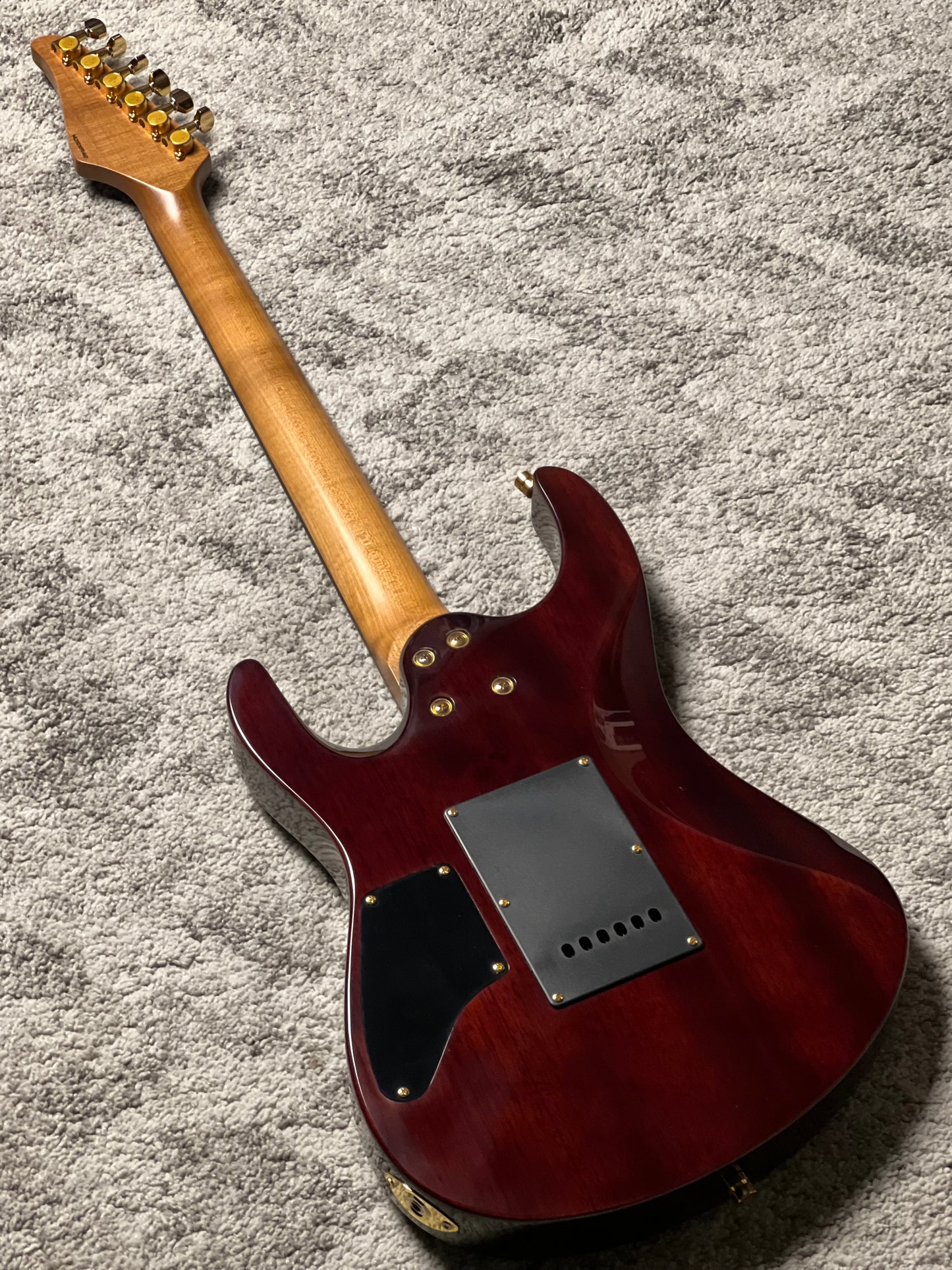 Dhatarattha Custom DST HH Quilt in Magenta Surf with Rosewood FB