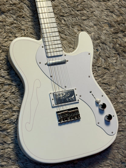 Fender Japan Silent Siren Signature Telecaster with Maple FB in Arctic White JD22030206 (USED)