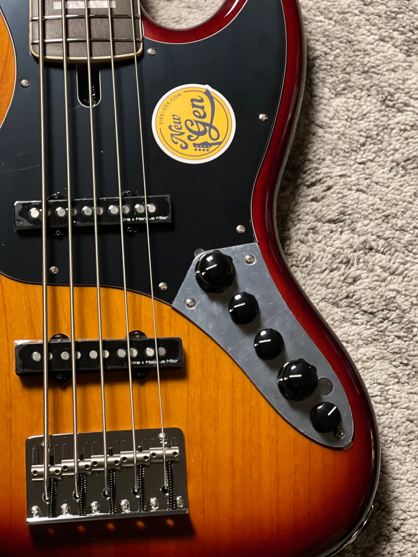 Sire Marcus Miller Bass V7 ALDER-5 String 2nd Generation in Tobacco Sunburst