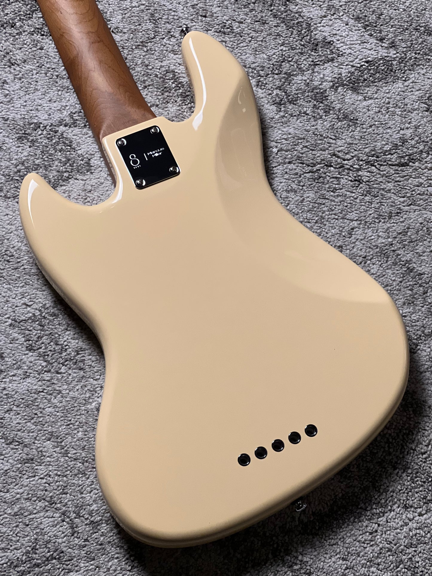 Sire Marcus Miller V5 Alder-5 St in Vintage White