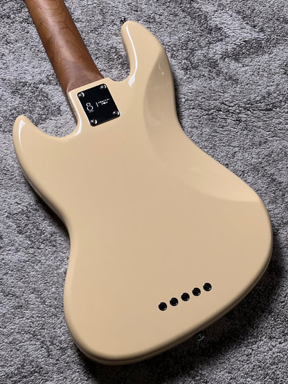 Sire Marcus Miller V5 Alder-5 St in Vintage White