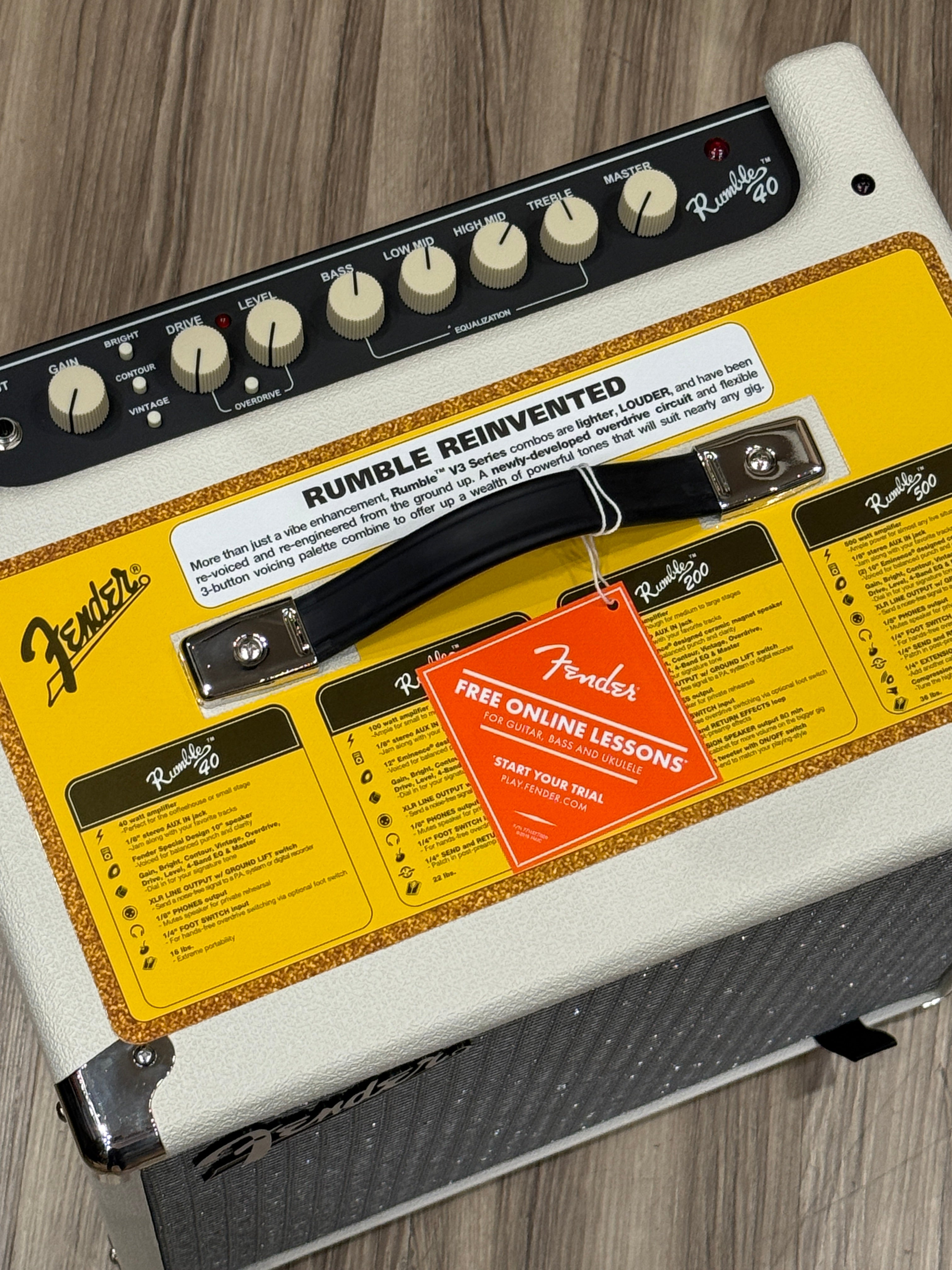 Fender Rumble 40 V3 Bass Amplifier in Ivory – nafiriguitar.com