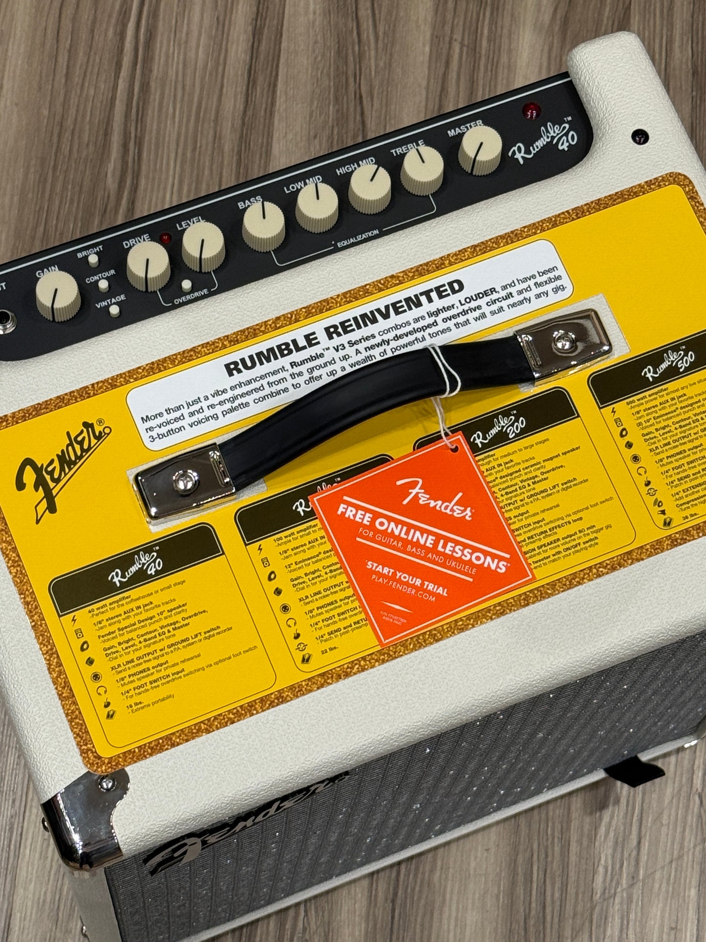 Fender Rumble 40 V3 Bass Amplifier in Ivory