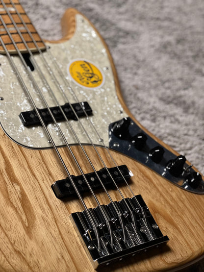 Sire Marcus Miller V8 Swamp Ash 5-String Bass Guitar in Natural With Bag