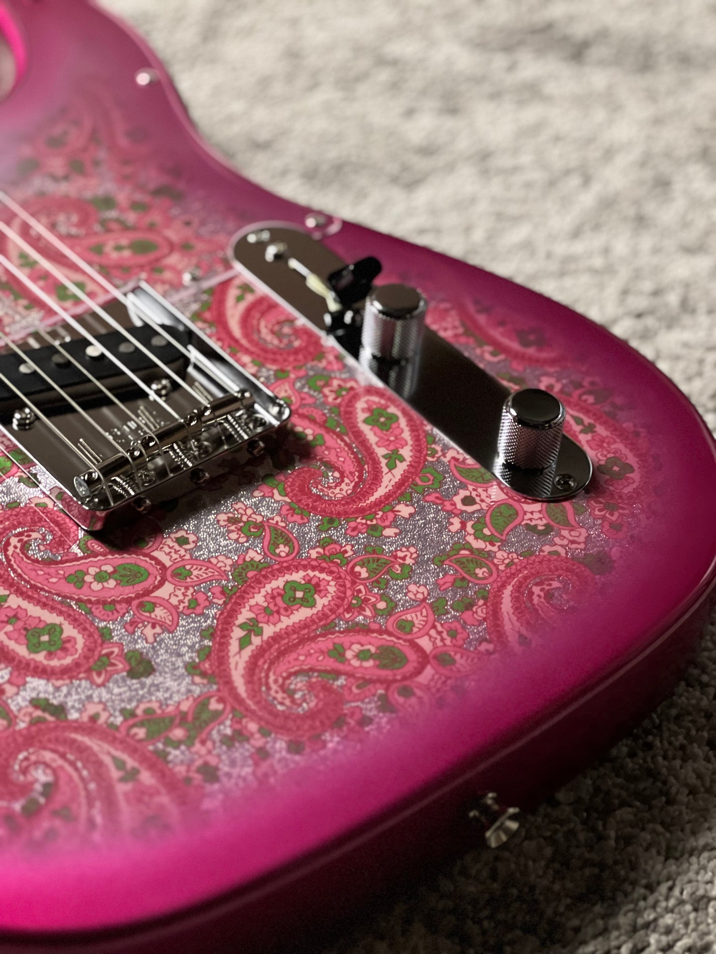 Fender MIJ Limited Telecaster with Maple FB in Pink Paisley JD25024865
