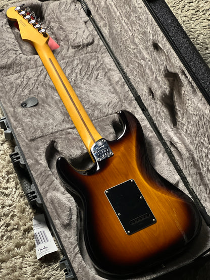 Fender American Ultra Luxe Stratocaster in 2 Color Sunburst with Rosewood Fingerboard US23058700