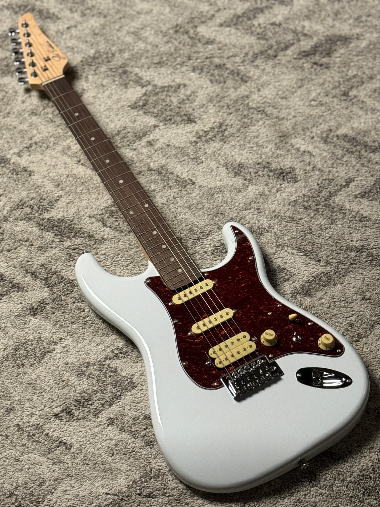 SLX Hawk Classic Essentials 22 HSS with Rosewood FB in in Olympic White