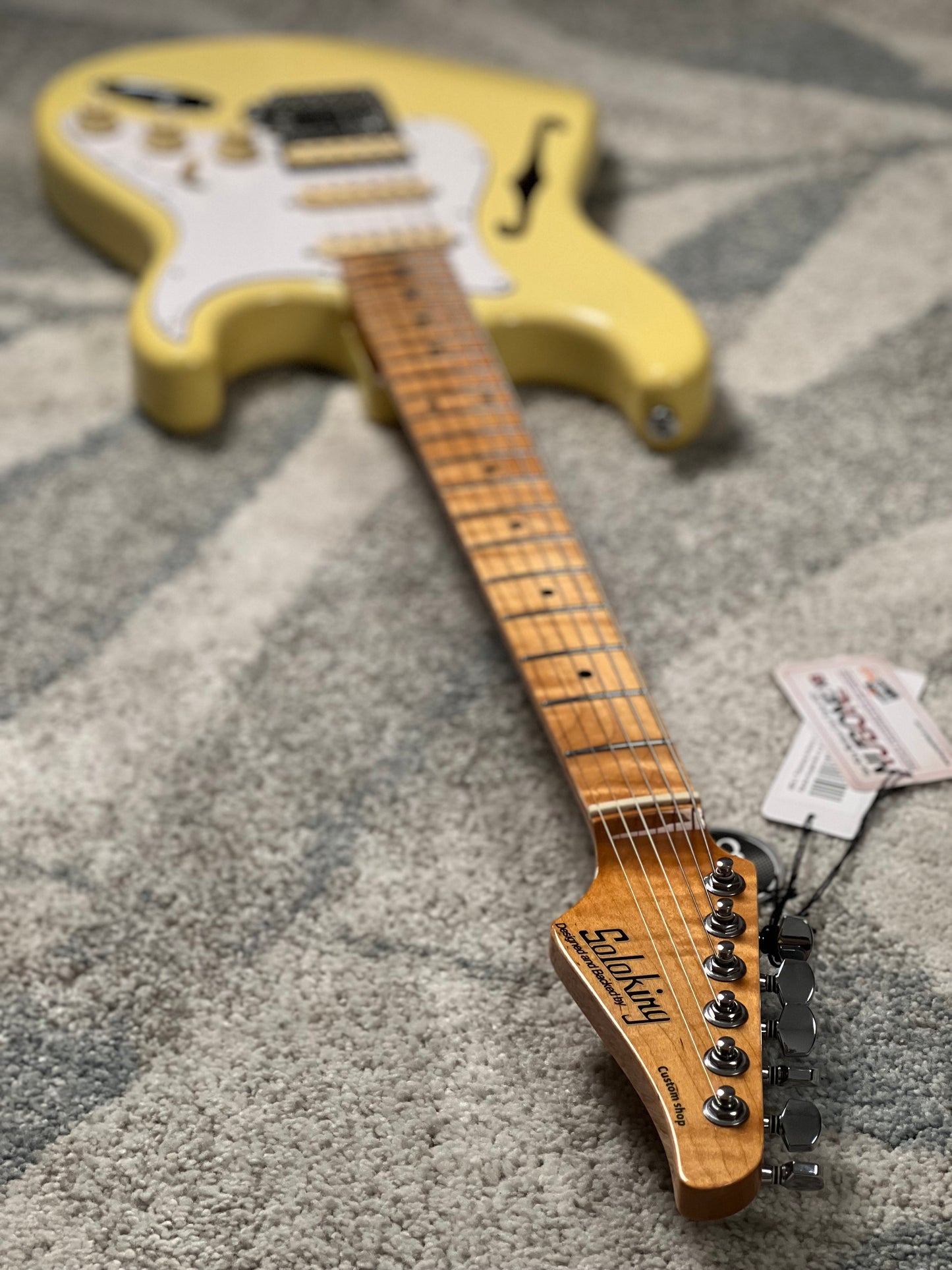 Soloking MS-1 FMN Thinline Artisan with Flame Maple Neck in Vintage White