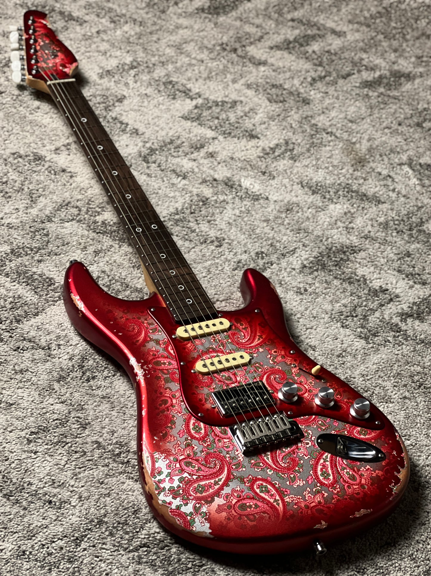 Dhatarattha Performance DST HSS in Pink Paisley with Rosewood FB and Nitrocellulose Lacquer Relic