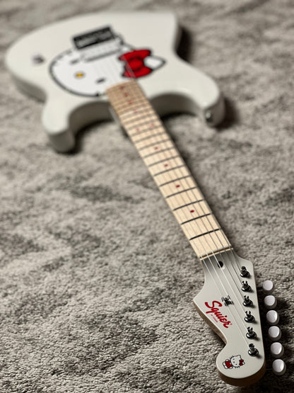 Squier by Fender Limited Edition Hello Kitty Stratocaster with Maple FB in White