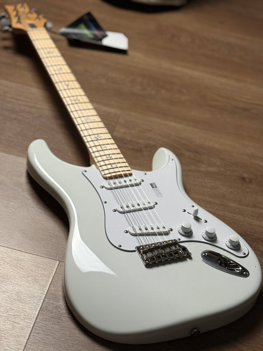 PRS Silver Sky in Frost with Maple Fingerboard 250417121