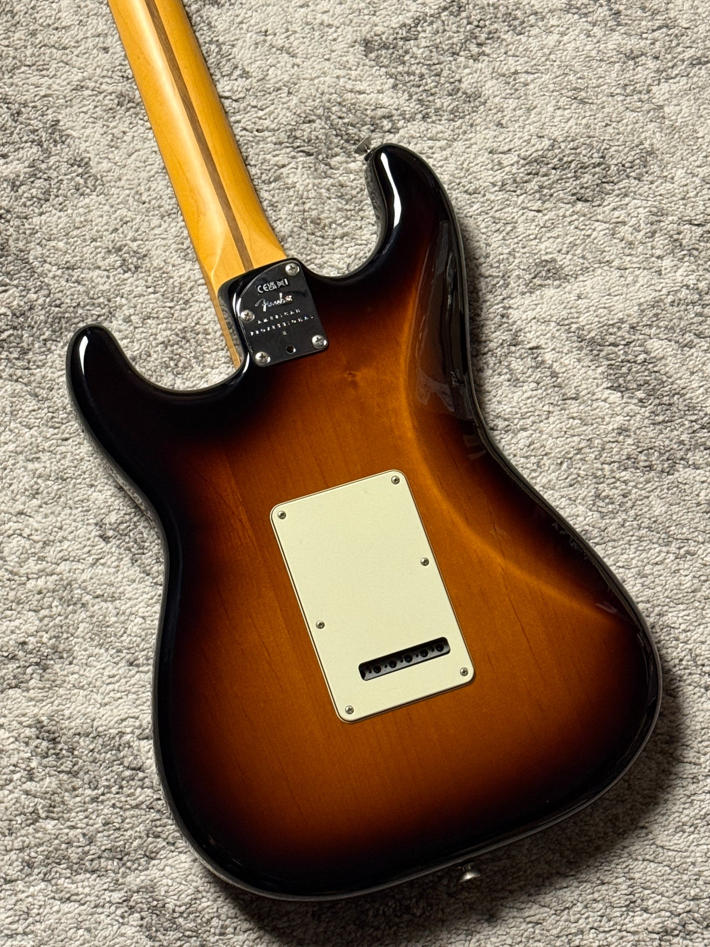 Fender American Professional II Stratocaster with RW FB in Anniversary 2-Tone Sunburst US23082351
