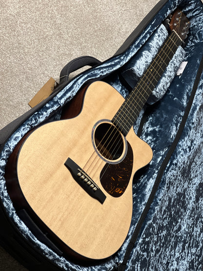 Martin 000CJR-E Acoustic-electric Guitar in Natural