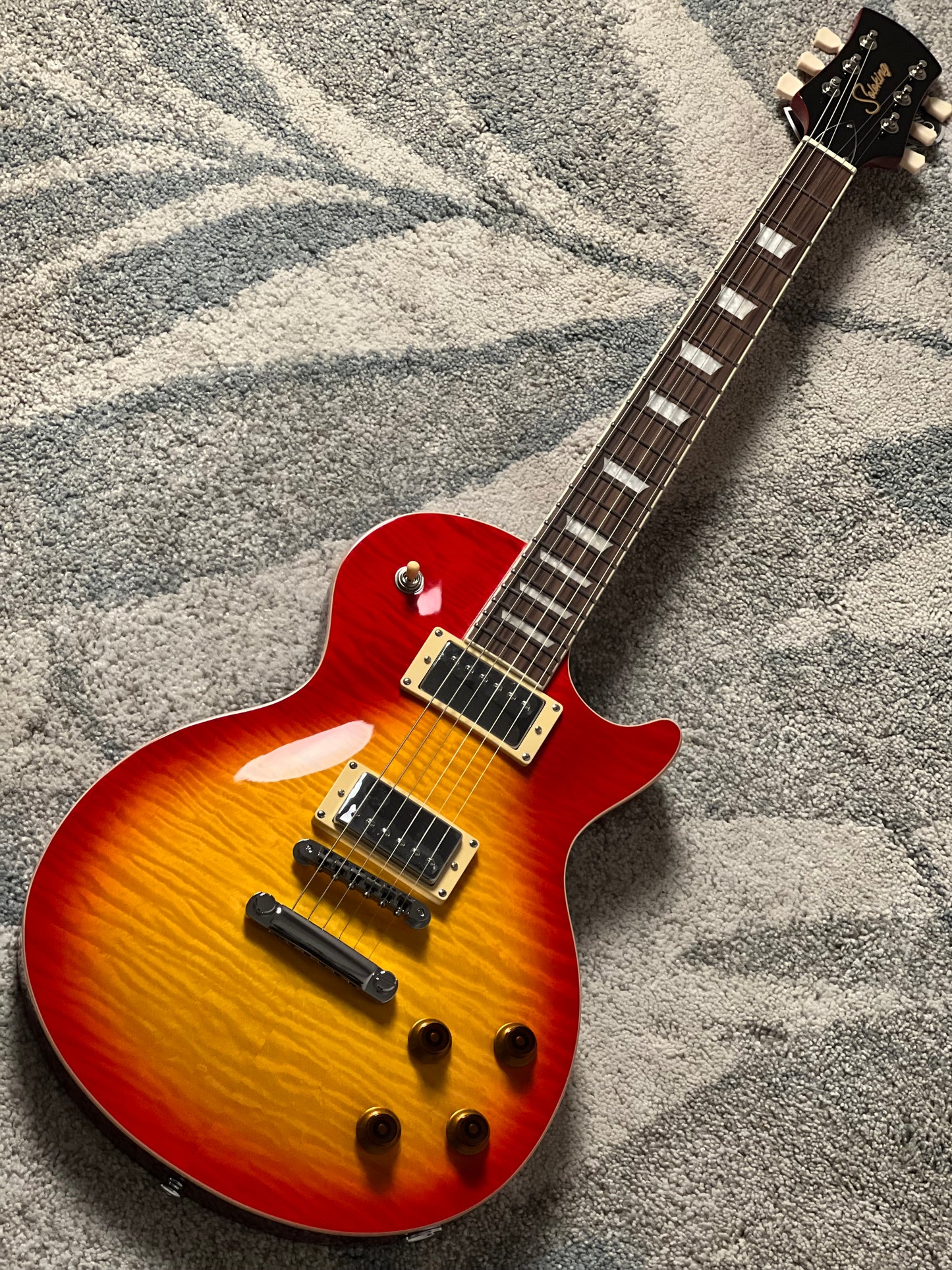 Soloking MLP Tribute-II in Cherry Sunburst