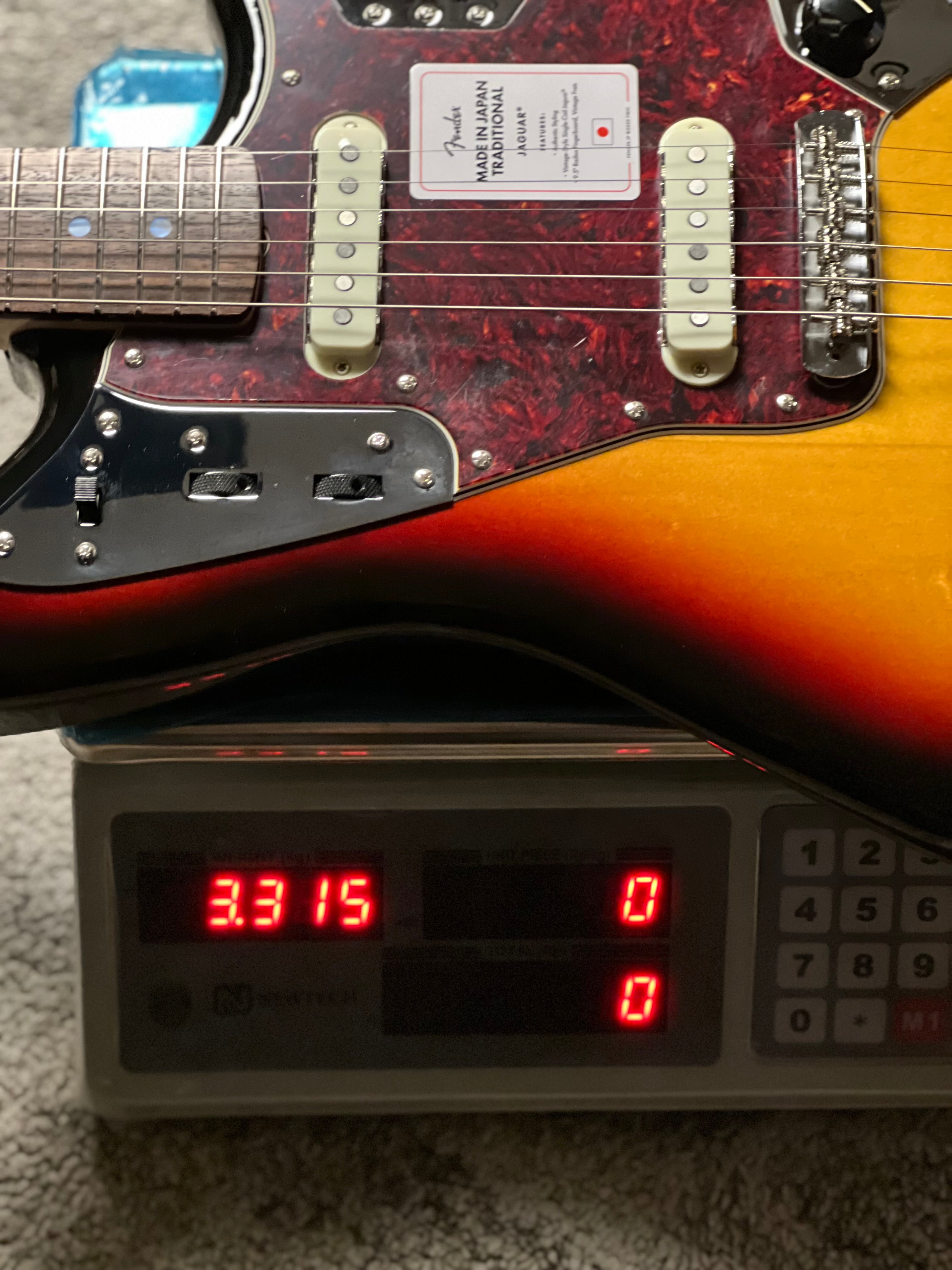 Fender Japan Traditional 60s Jaguar with RW FB in 3-Color Sunburst